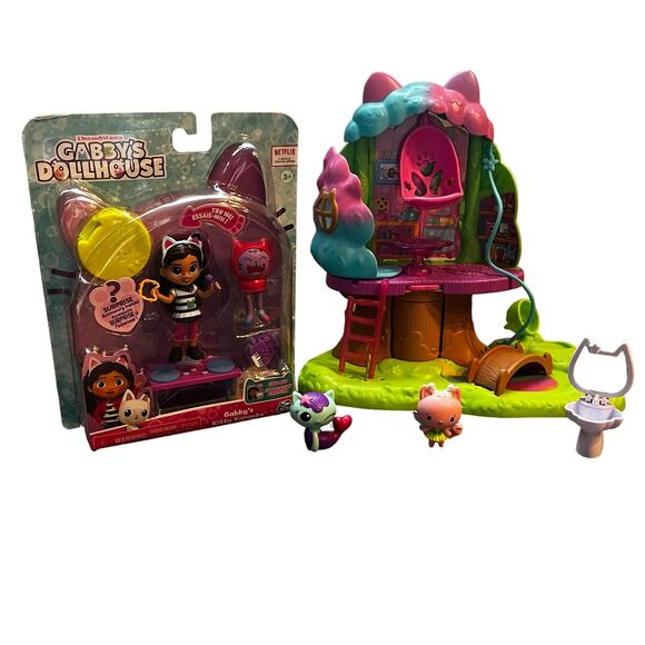 Gabby's Dollhouse Transforming Garden Treehouse & Kitty Karaoke Action Figures - Picture 2 of 10
